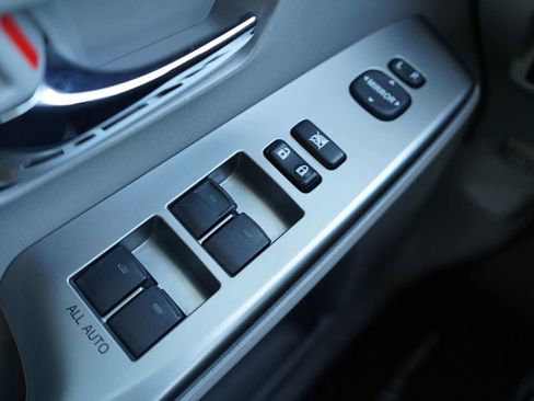 Used 2016 Toyota Prius V Three image 13