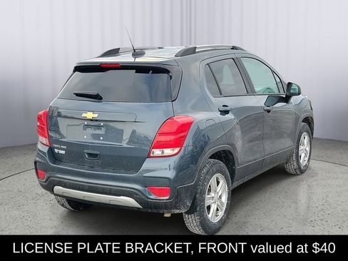 Used 2022 Chevrolet Trax LT w/ LT Convenience Package image 4