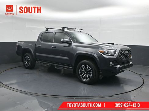 Used 2022 Toyota Tacoma TRD Sport image 4