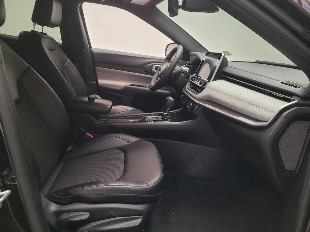 Used 2025 Jeep Compass Latitude w/ Sun & Sound Group AWD/4WD image 21