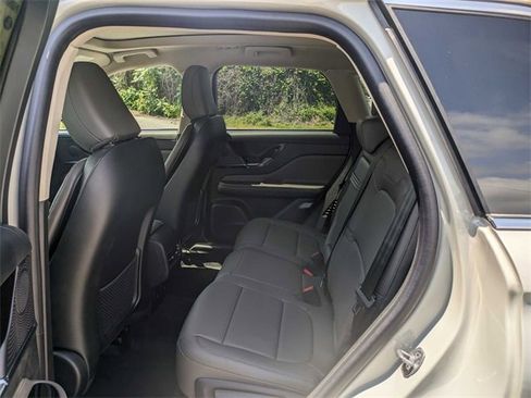 New 2024 Lincoln Corsair Reserve w/ Equipment Group 201A image 31