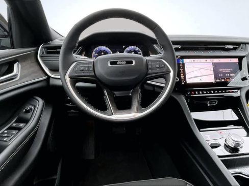 New 2026 Jeep Grand Cherokee Altitude AWD/4WD image 15