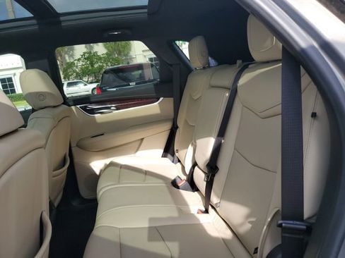 Used 2019 Cadillac XT5 Luxury FWD image 25