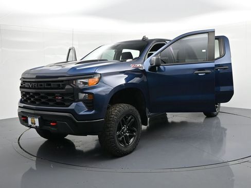 Used 2023 Chevrolet Silverado 1500 Custom Trail Boss AWD/4WD image 32