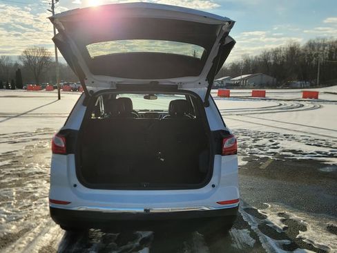 Used 2020 Chevrolet Equinox LT w/ Sport Edition image 11