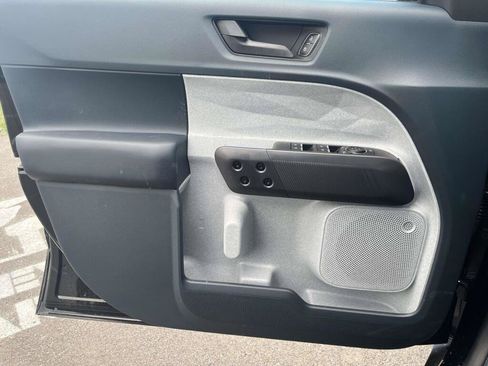 New 2026 Ford Maverick XLT w/ XLT Luxury Package FWD image 28