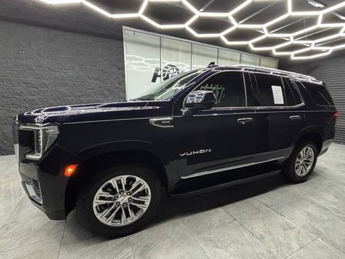 Used 2023 GMC Yukon SLT w/ SLT Premium Package AWD/4WD image 6