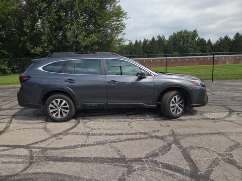Used 2024 Subaru Outback AWD/4WD image 2