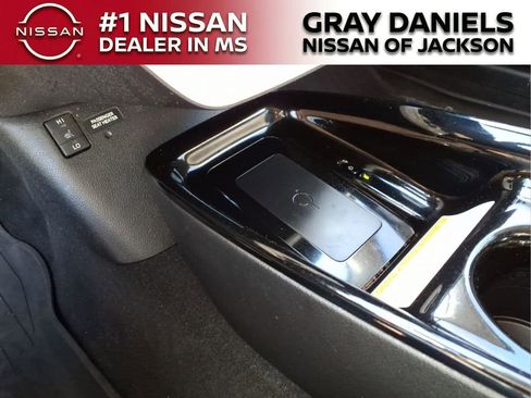 Used 2017 Toyota Prius Prime Premium image 19