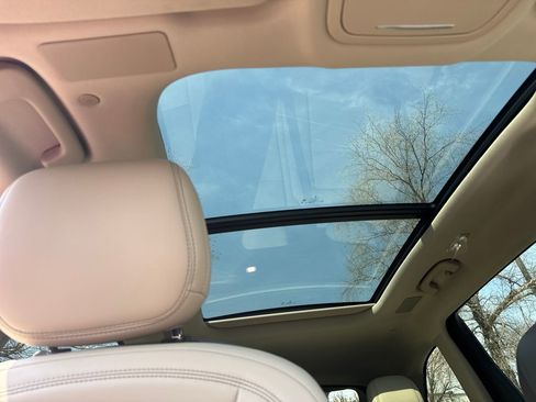 Used 2025 Lincoln Nautilus Reserve image 21