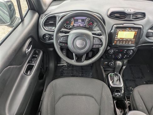 Used 2022 Jeep Renegade Altitude image 16