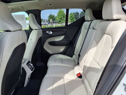 Certified 2023 Volvo XC40 B5 Plus w/ Protection Package Premier AWD/4WD image 15