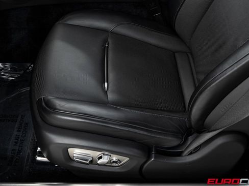 Used 2019 Rolls-Royce Dawn image 39