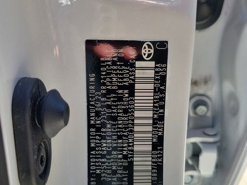 Used 2023 Toyota Corolla LE image 30