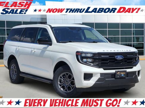 Certified 2025 Ford Expedition Active AWD/4WD image 1