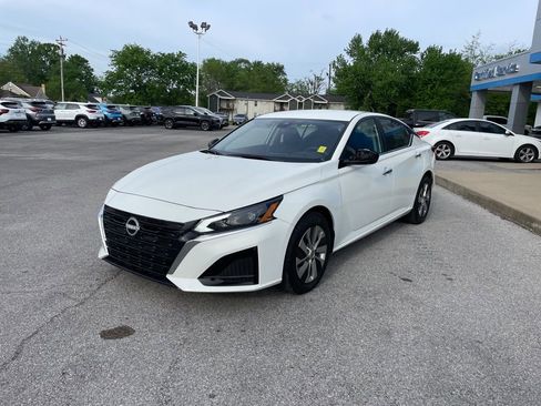 Used 2024 Nissan Altima 2.5 S image 4