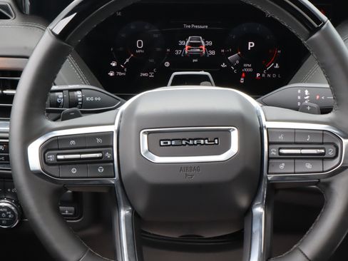 Used 2025 GMC Yukon Denali w/ Denali Reserve Package AWD/4WD image 14