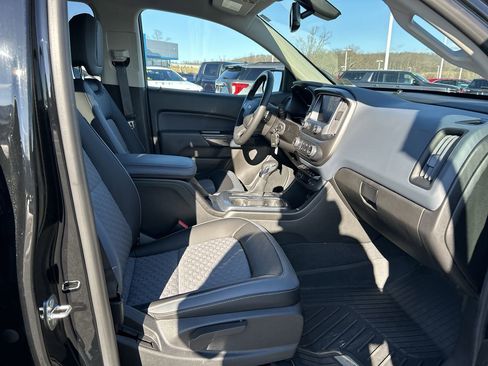 Used 2022 Chevrolet Colorado Z71 w/ Z71 Midnight Edition image 15