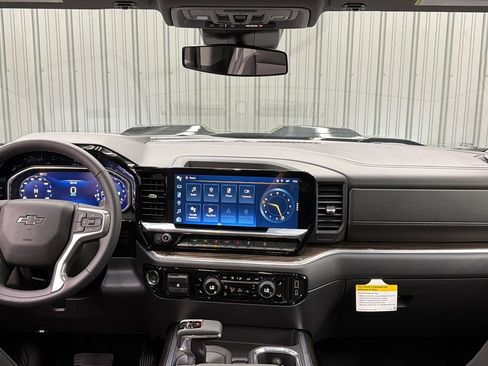 Used 2026 Chevrolet Silverado 1500 LT Trail Boss w/ LT Trail Boss Premium Package AWD/4WD image 36