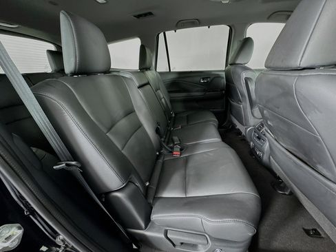 Certified 2020 Honda Pilot Touring image 30
