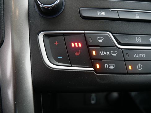 Certified 2018 Ford Fusion SE w/ Fusion SE Technology Package image 32