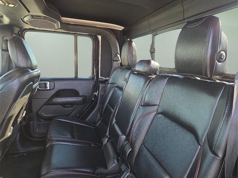 Used 2020 Jeep Gladiator Rubicon image 10