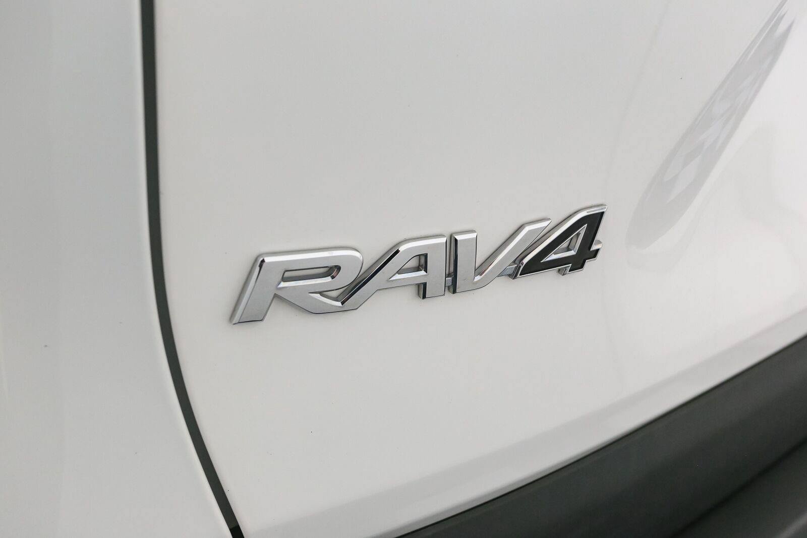 Used 2021 Toyota RAV4 XLE AWD/4WD image 11