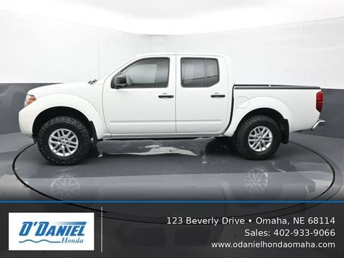 Used 2014 Nissan Frontier SV AWD/4WD image 2