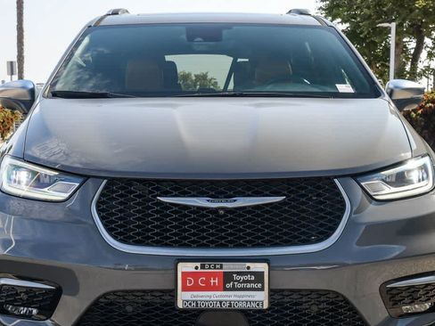 Used 2022 Chrysler Pacifica Pinnacle FWD image 5