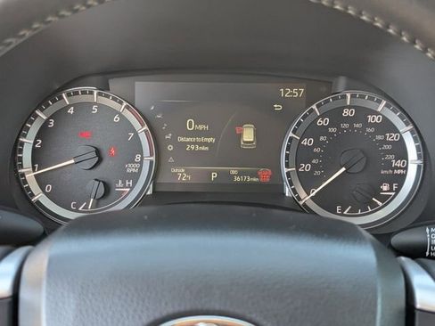 Used 2024 Toyota Highlander LE image 25