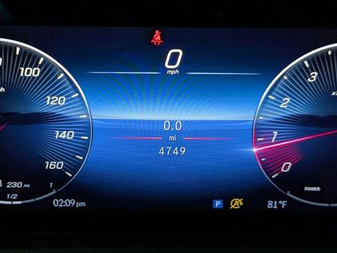 Used 2025 Mercedes-Benz GLB 250 image 10