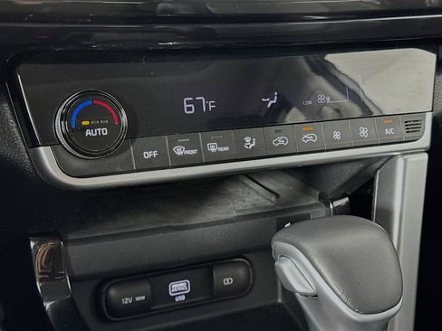 Used 2022 Kia Seltos EX image 16
