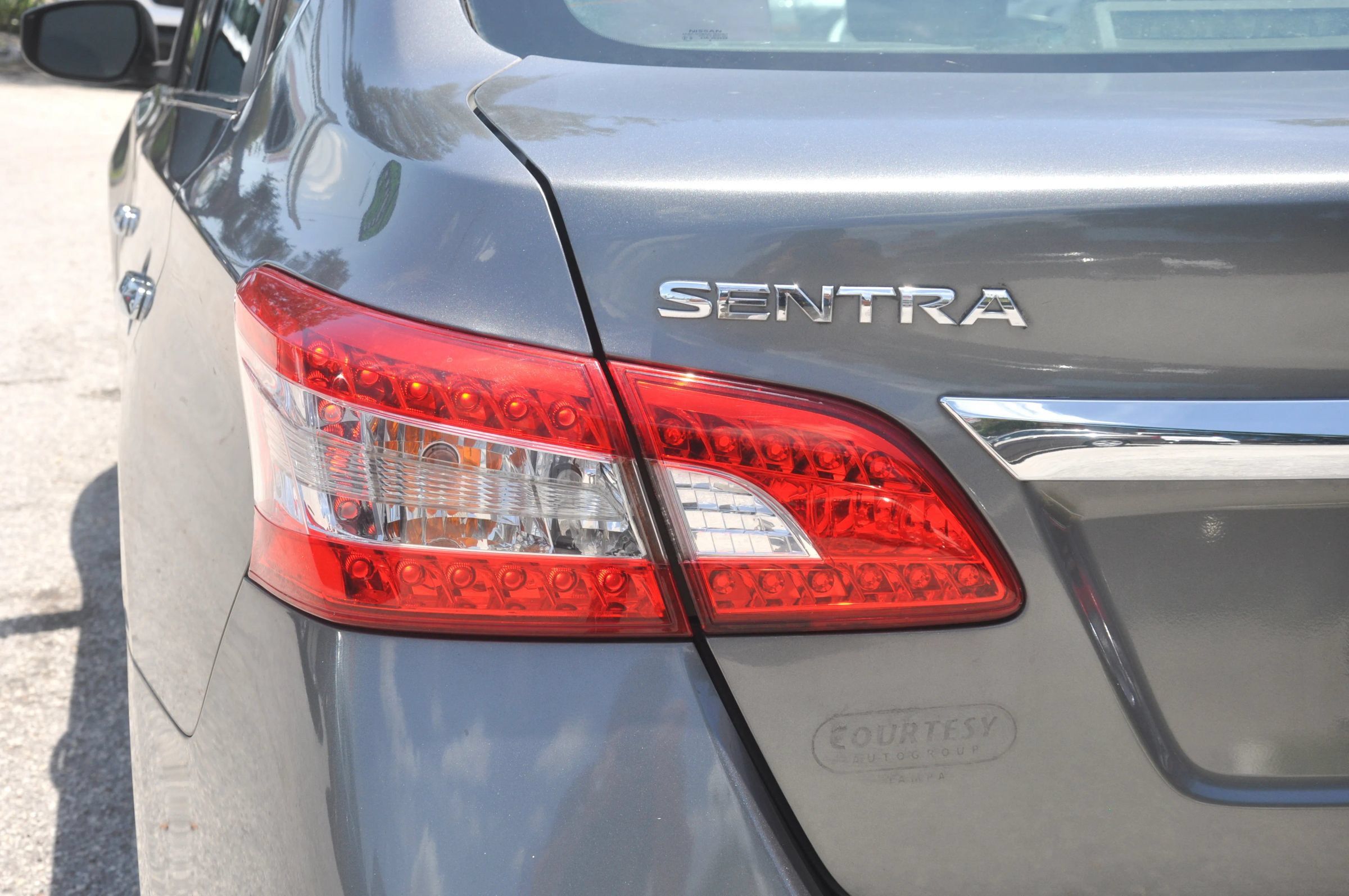 Used 2015 Nissan Sentra SV FWD image 11