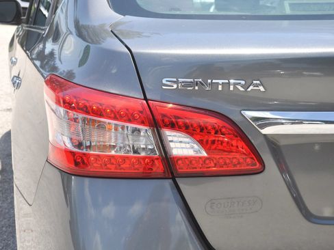 Used 2015 Nissan Sentra SV FWD image 11