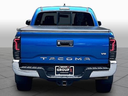 Used 2017 Toyota Tacoma TRD Off-Road w/ Tow Package AWD/4WD image 5