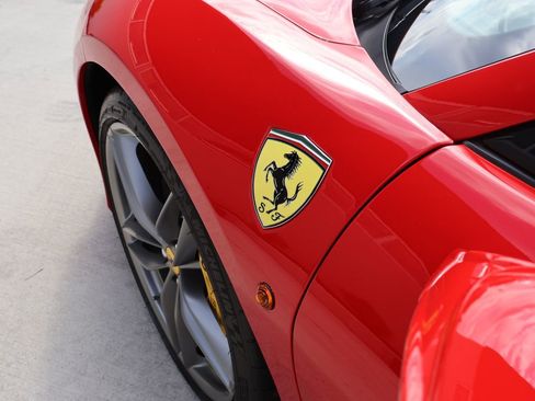 Used 2019 Ferrari 488 Spider RWD image 20