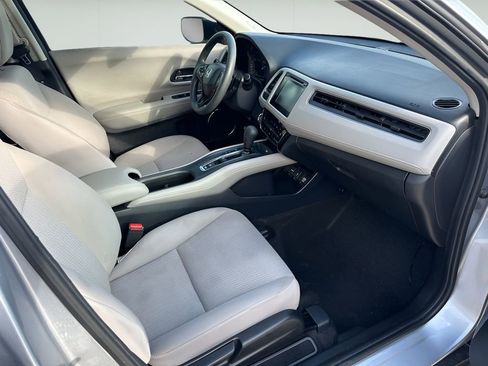 Used 2018 Honda HR-V EX image 30