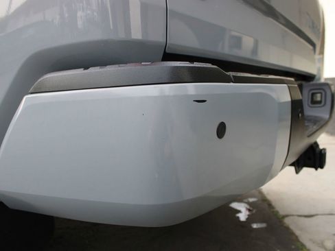 Used 2018 Toyota Tundra SR5 w/ TRD Off Road Package image 15