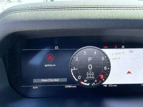 Used 2023 Land Rover Defender 130 SE image 15