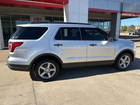 Used 2018 Ford Explorer FWD image 9
