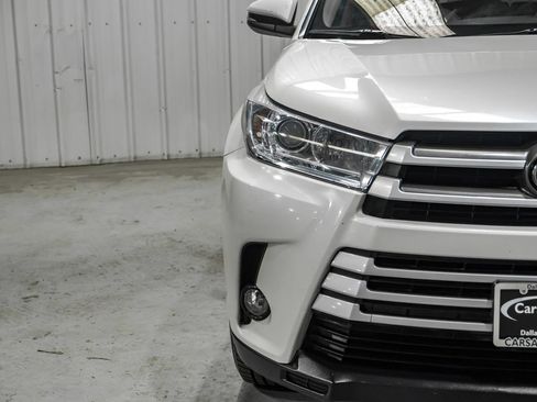 Used 2018 Toyota Highlander XLE FWD image 46