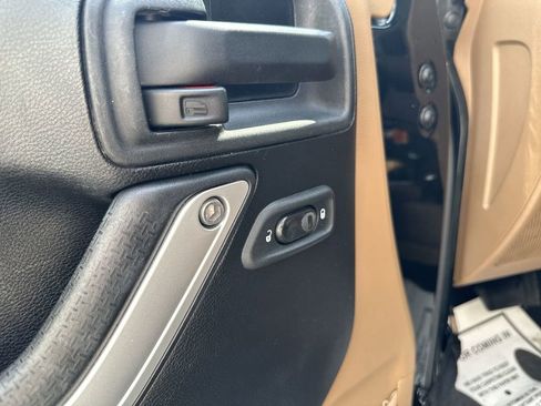 Used 2012 Jeep Wrangler Unlimited Sahara w/ Dual Top Group image 19