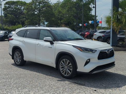 Used 2021 Toyota Highlander Platinum AWD/4WD image 9