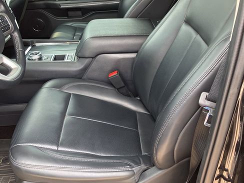 Used 2023 Ford Expedition Max XLT RWD image 5