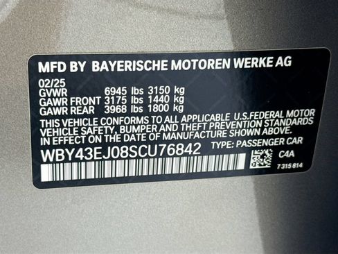 Used 2025 BMW i7 eDrive50 w/ M Sport Package RWD image 34