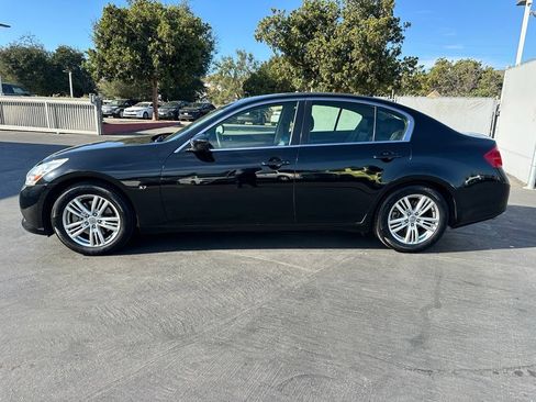 Used 2015 INFINITI Q40 w/ Navigation Package RWD image 3