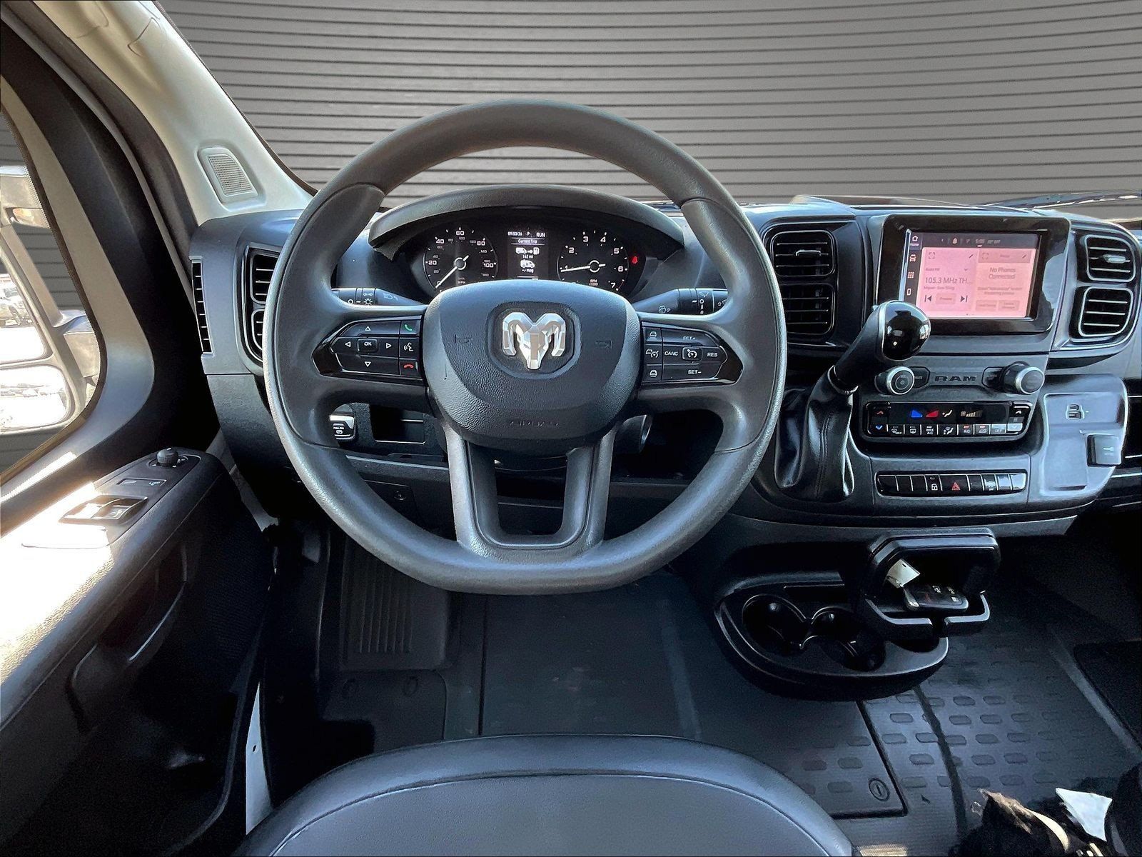 Used 2025 RAM ProMaster 2500 w/ Convenience Group FWD image 10