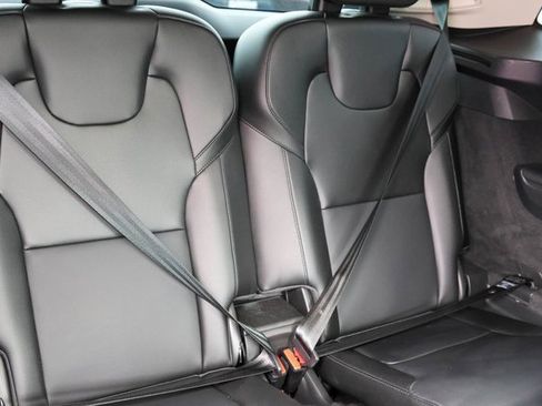 Used 2021 Volvo XC90 T5 Momentum w/ Protection Package Premier image 23