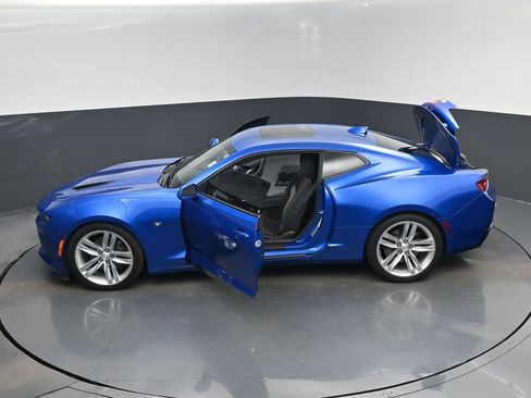 Used 2018 Chevrolet Camaro SS image 17