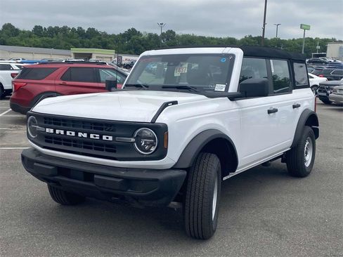 New 2025 Ford Bronco Base image 7
